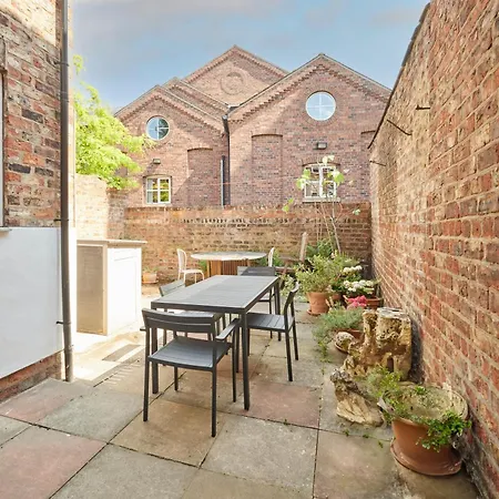 Ferienhaus Host & - St Denys View *