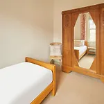 Host & - St Denys View يورك