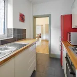 بيت للعطل Host & - St Denys View
