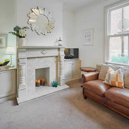 Host & - St Denys View Casa de Férias *